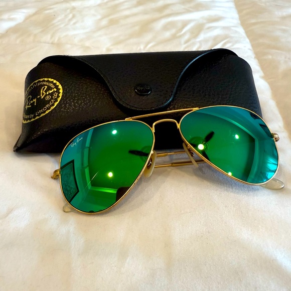Ray-Ban Accessories - Ray-Ban green reflective aviator sunglasses, EUC. Gold frames, case included